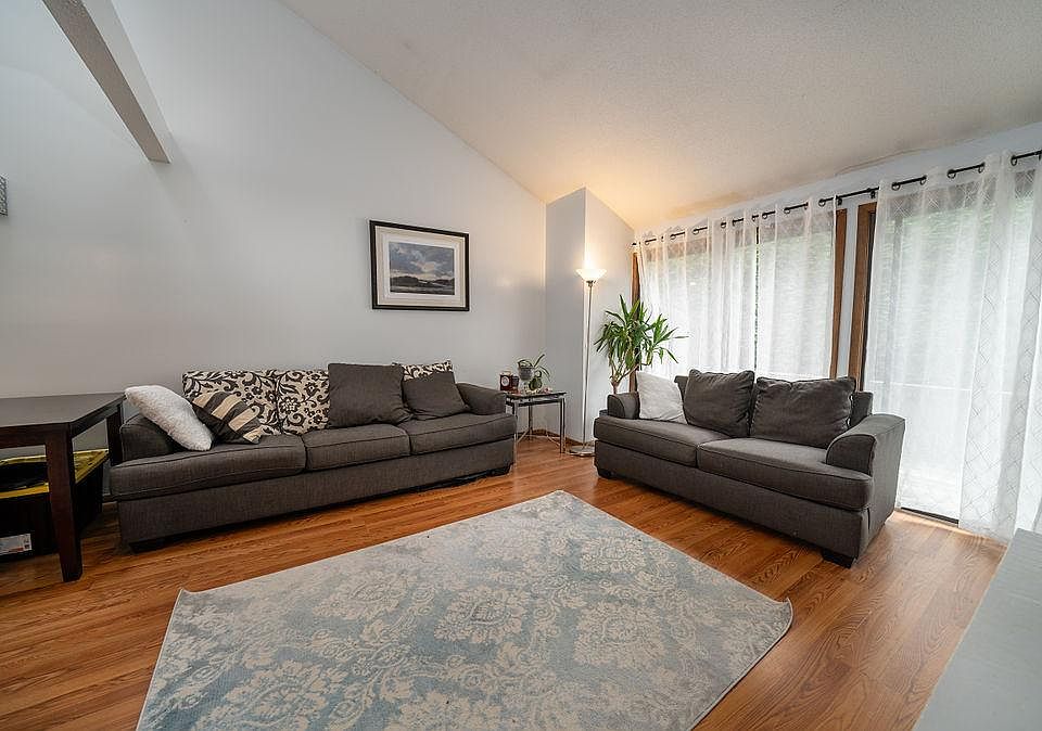 1st image of 32 Saginaw Trl