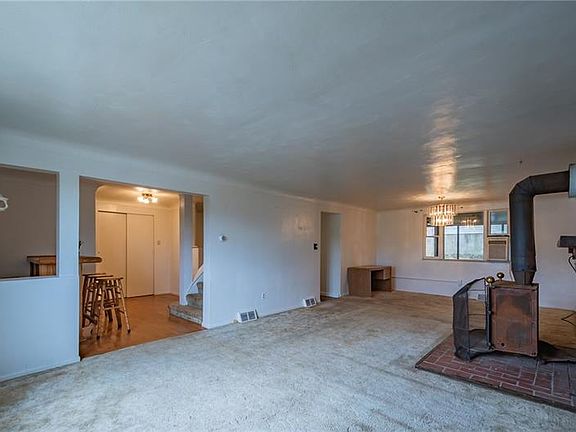 4th image of 130 N 3rd St