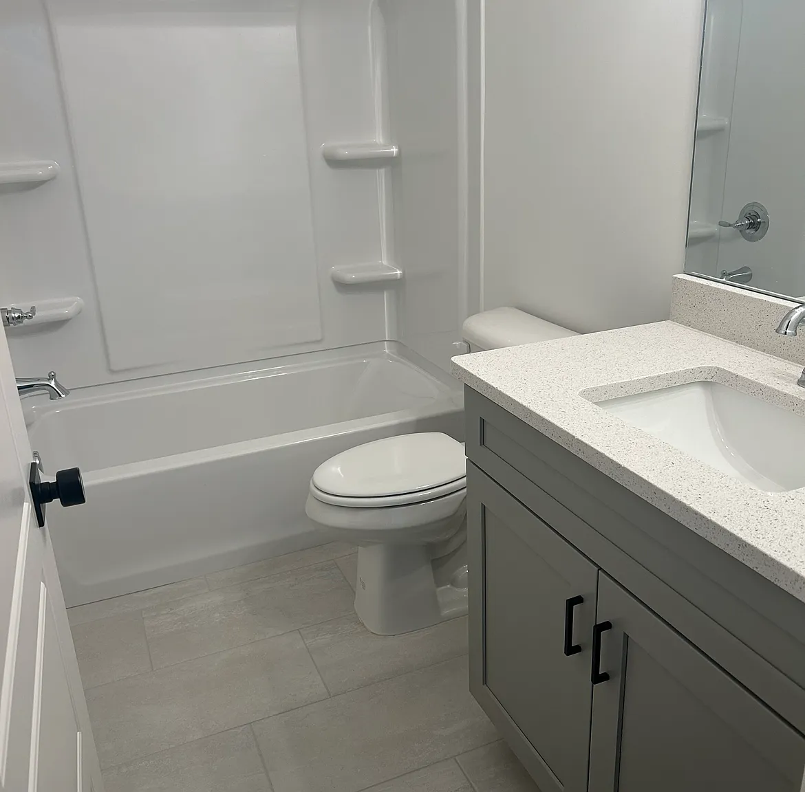 3 bed, 3.5 bath, 1800 sqft, $3,300 — Photo 2