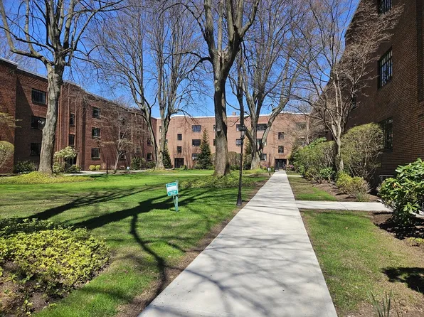 116 Sewall Ave APT 3, Brookline, MA 02446