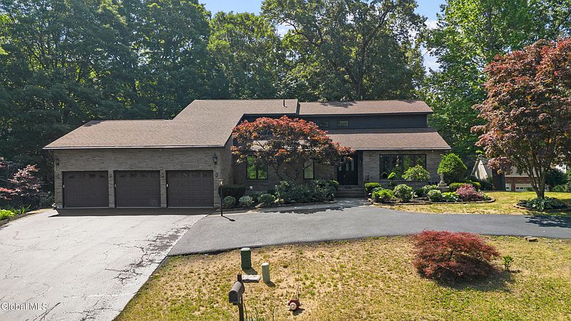 4th image of 34 Oaktree Lane