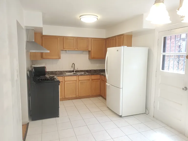 1411 W Touhy Ave — Photo 36