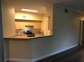 330 Crestwood Cir, Royal Palm Beach, FL