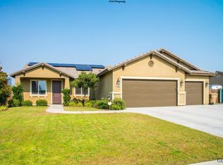 7726 Valle De Baztan Dr, Bakersfield, CA 93314