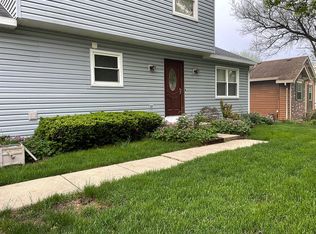 1322 Creighton Ave, Naperville, IL