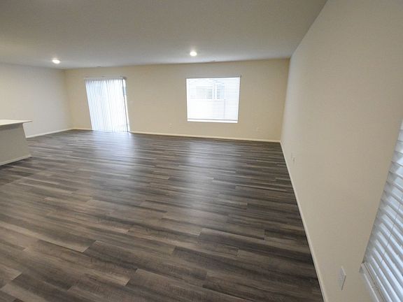 3rd image of 9136 Lady Slipper St