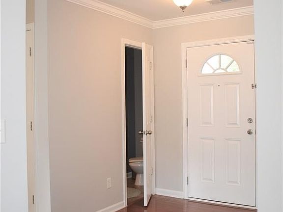 3rd image of 12 Somerville Ct