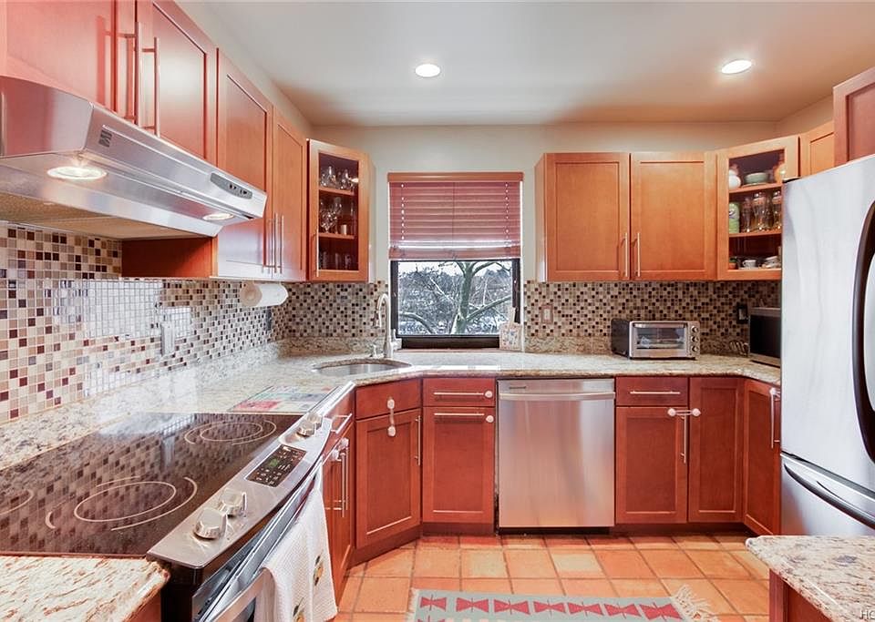 1st image of 59 Fieldstone Dr APT 3