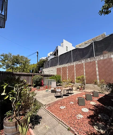 1810 Bush St #1 — Photo 10