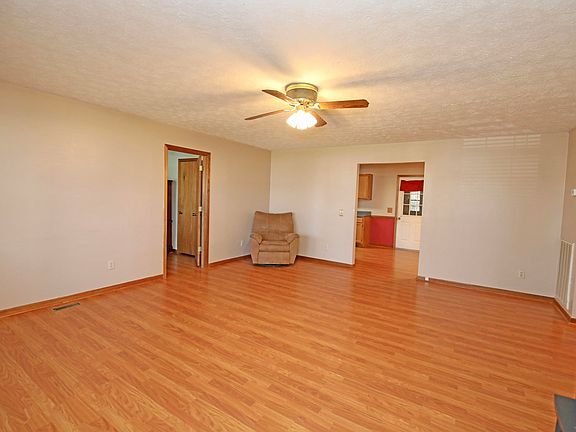 3rd image of 213 Sequoyah Dr