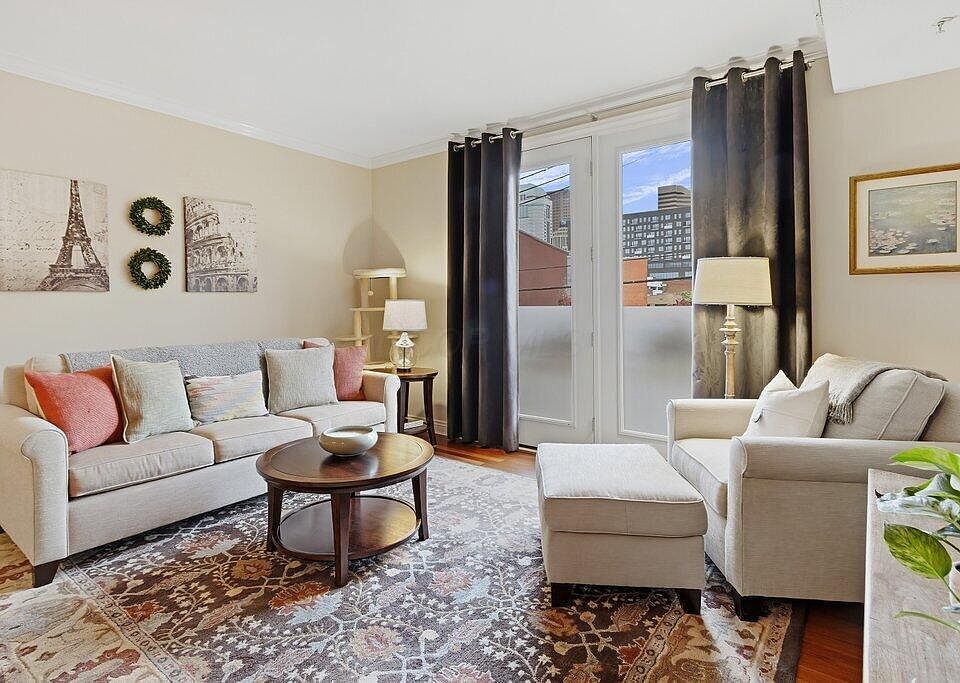 1st image of 117 E Noble St APT 2
