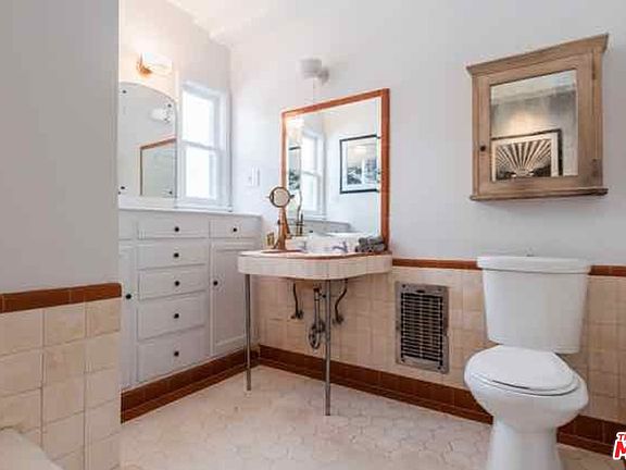 4th image of 2024 Camden Ave