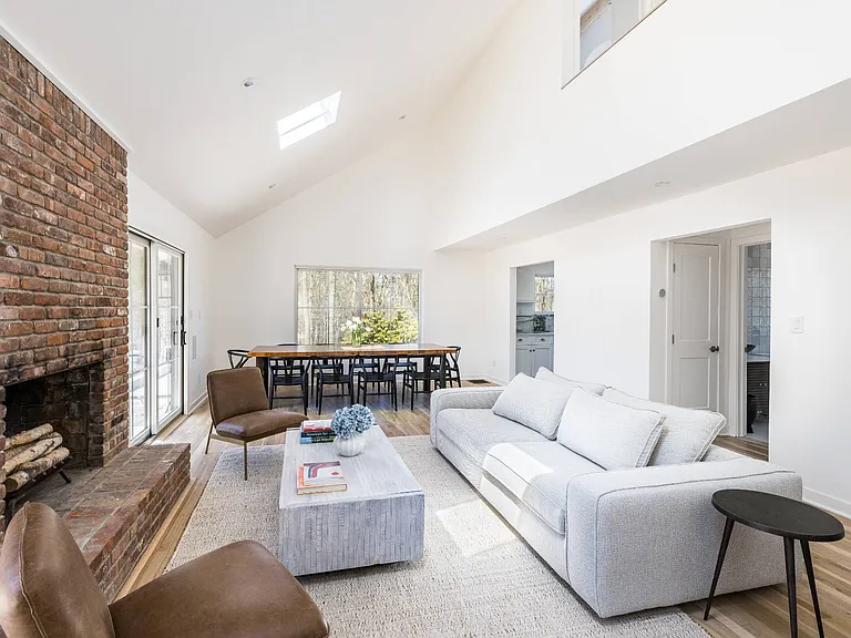 4 Red Fox Ln — Photo 2