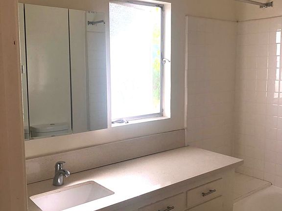 3rd image of 1224 N Crescent Heights Blvd APT 14