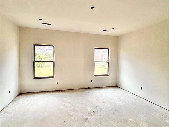 4th image of 2205 Crane Ave