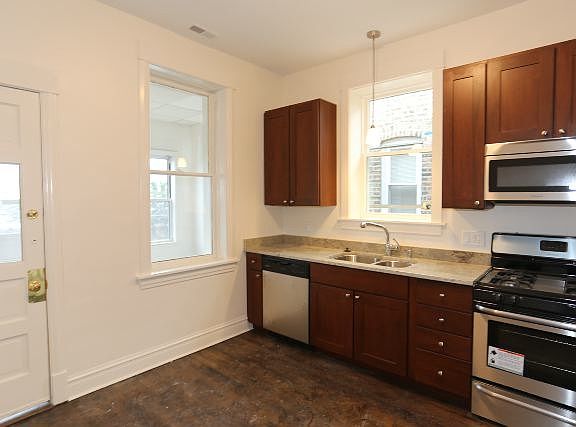 4th image of 3929 N Seeley Ave