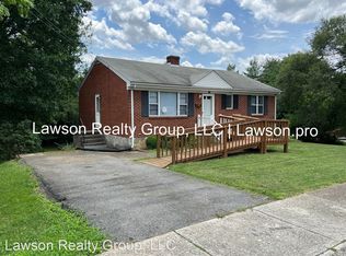 530 Hawthorn Rd, Salem, VA 24153