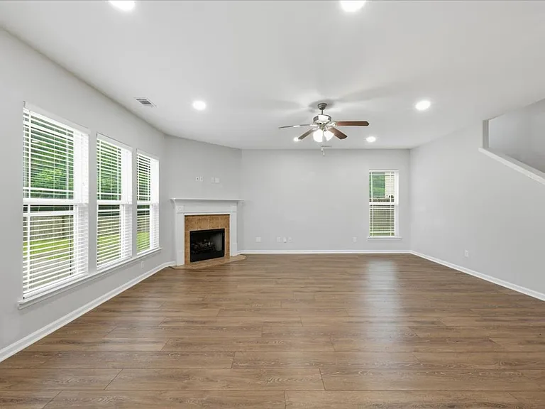 8 Woods Way — Photo 33