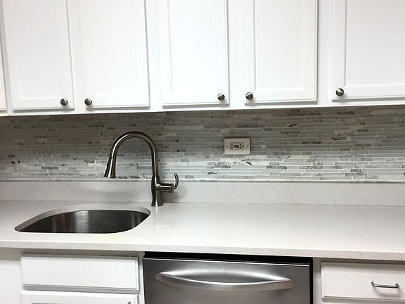 4th image of 1 Bay Club Dr APT 17L