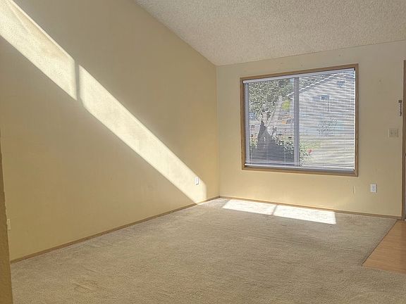 5th image of 6009 NE 37th St