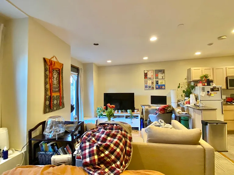 57 Clarendon St #6 — Photo 11