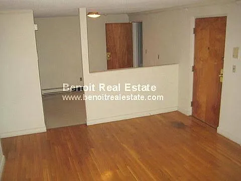 30 Derby St #3 — Photo 4