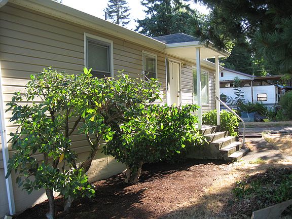 5th image of 2307 NE 51st St
