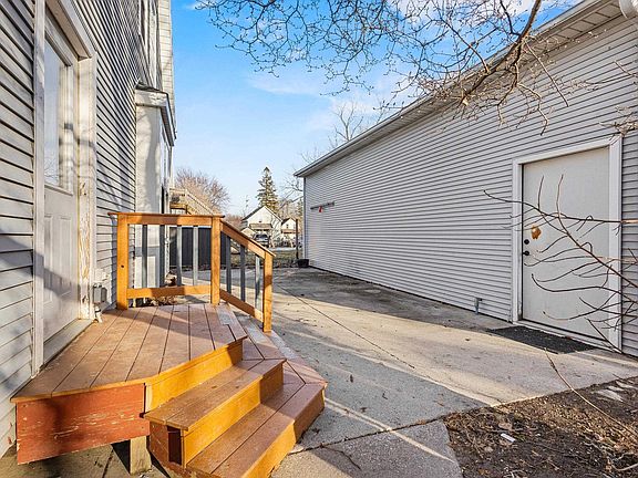 2nd image of 303 E McKinley St