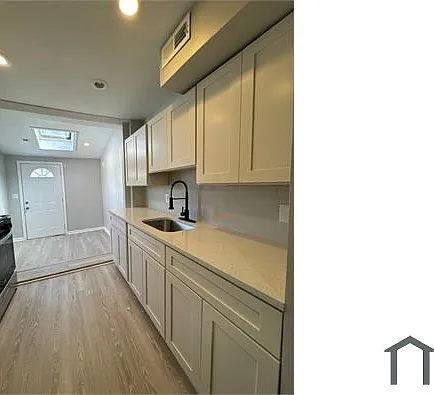 2211 N Pulaski St — Photo 6