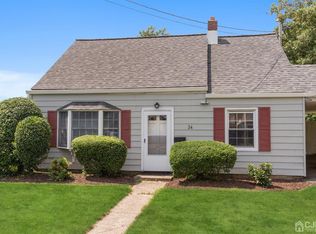 34 Hillcrest Ave, Edison, NJ 08817