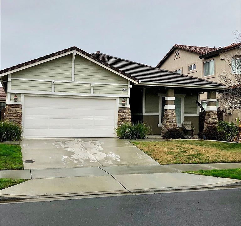 1st image of 34220 Pinehurst Dr