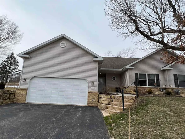 100 Cobblestone Blvd, Galena, IL 61036