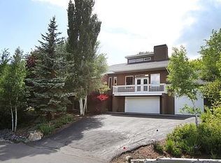 363 N Middle Oak Ln, Salt Lake City, UT 84108