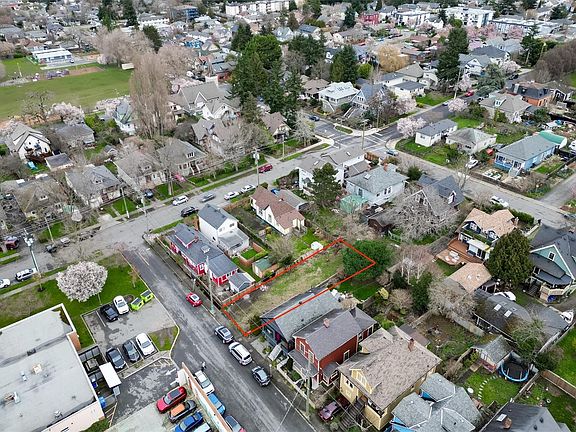 3rd image of 2017 Cameron St