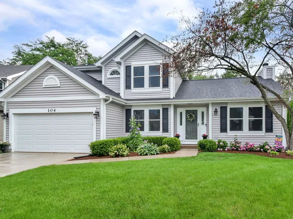 104 Forestview Ln, Aurora, IL 60502