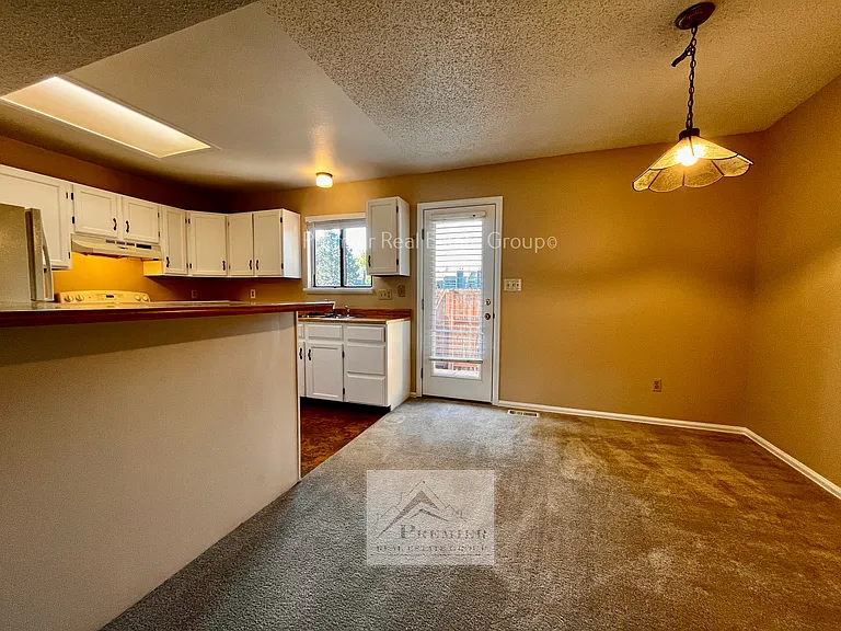 918 London Green Way — Photo 5