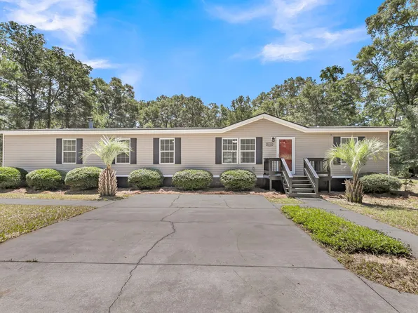 5215 Maybank Hwy, Wadmalaw Island, SC 29487
