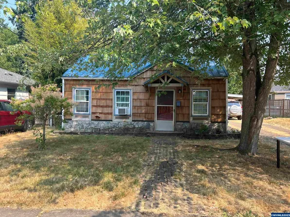 1670 Summer St SE, Salem, OR 97302