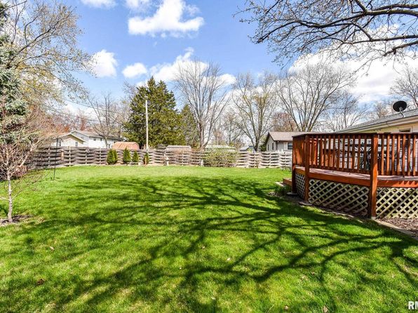 2265 Robin Rd, Washington, IL 61571