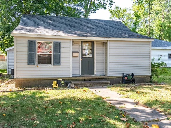 715 W Monroe St, Sullivan, IL 61951