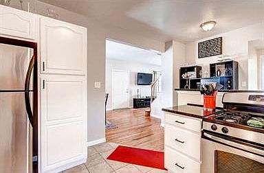 5th image of 3985 W 1st Ave