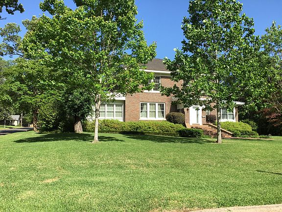3rd image of 2110 Ash St