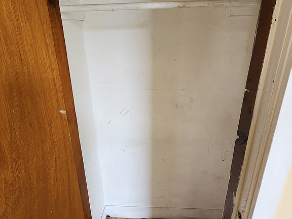 2nd image of 85 Pine St #2
