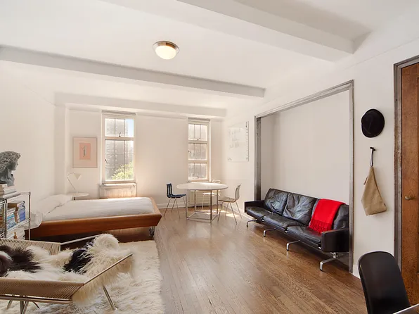 410 West 24th Street image 1 of 4