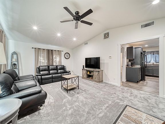 5th image of 13804 Hillbilly Ln
