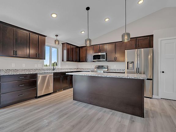 4th image of 1902 Maple Leaf Ln