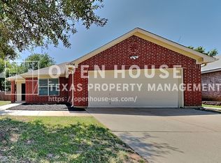 704 Flamingo Dr, Saginaw, TX 76131