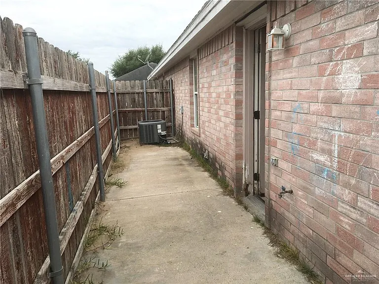 1029 French Ave — Photo 16