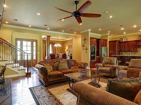 5th image of 15 Heather Hill Dr