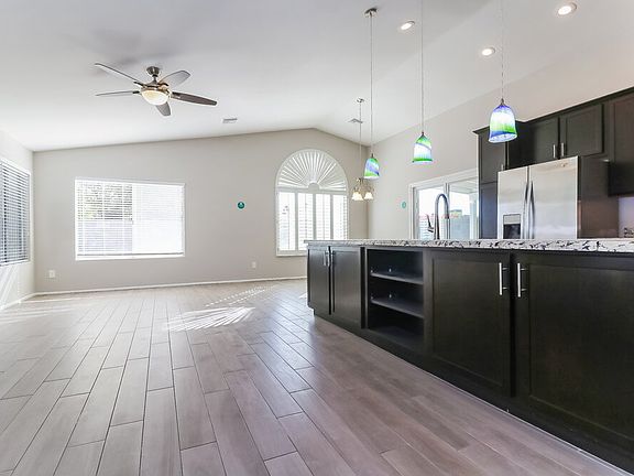 4th image of 8811 W Greenbrian Dr